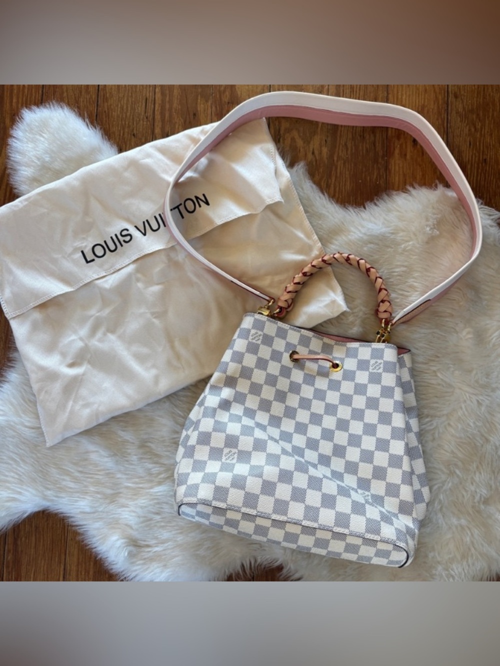 Louis Vuitton 
Azur bag purse